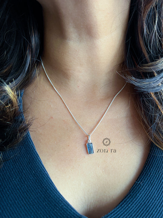 Mili Silver Necklace - Raw Blue Kyanite