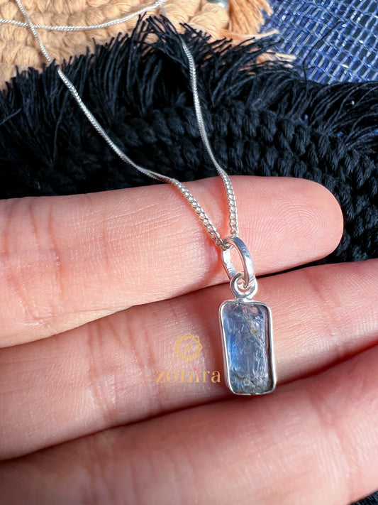 Mili Silver Necklace - Raw Blue Kyanite