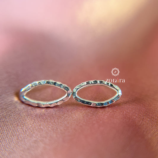 Maavi 92.5 Silver Studs - Chic Oval